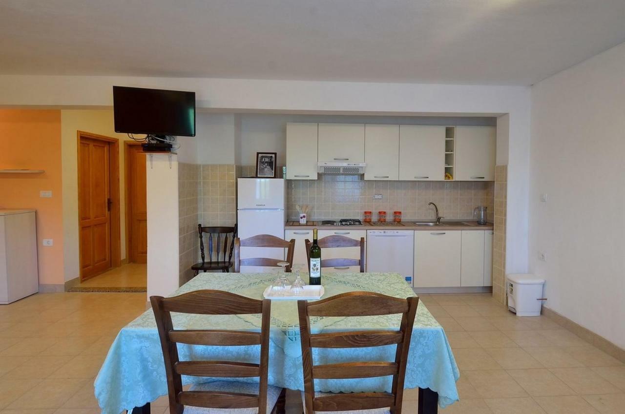 Apartment Nada With Private Pool Buzet Exterior photo
